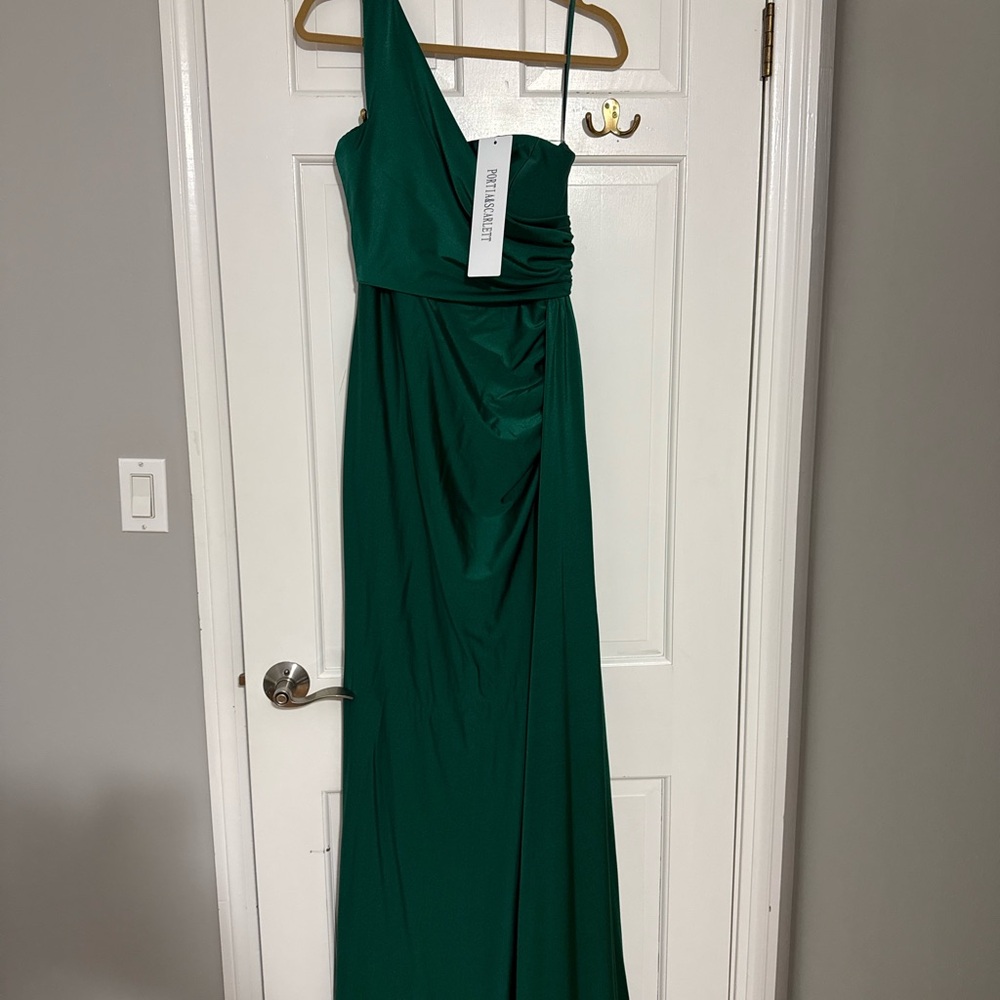 Elegant Green One-Shoulder Portia & Scarlett Dress